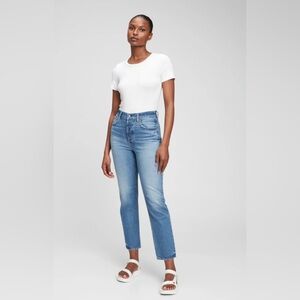 GAP Women’s Cheeky Straight High Rise Denim